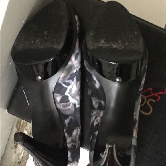 Carlos Santana Blue/multi color Peep toe Heels - Picture 2 of 4